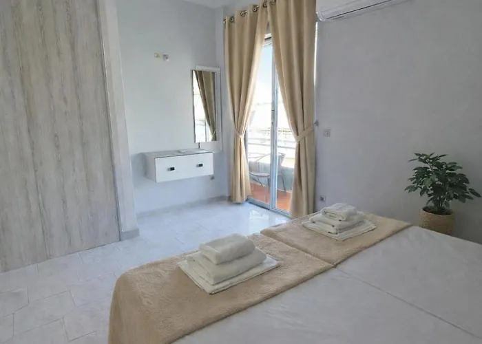 מלון דירות Maritina 4*