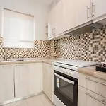 Ξενοδοχείο με διαμερίσματα Maritina 4*