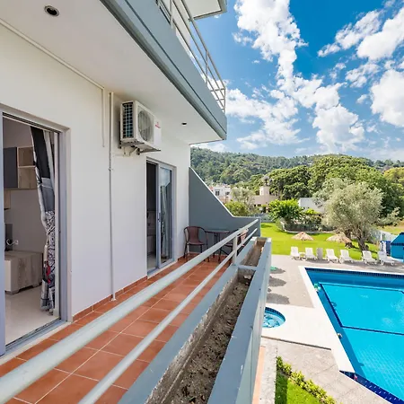 Apart Otel Maritina 4*